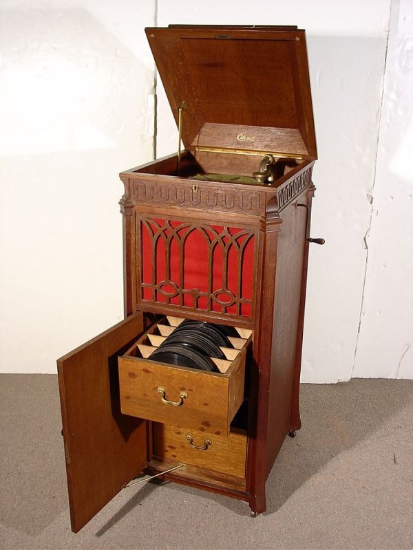 A Diamond Disc phonograph.